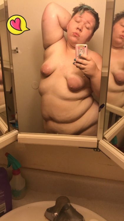 chubbyspacemermaid: So we were moving boxes and heavy things alllll day today. I’m exhausted b