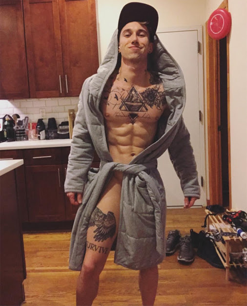 sandboytx:[ sexy stud ]