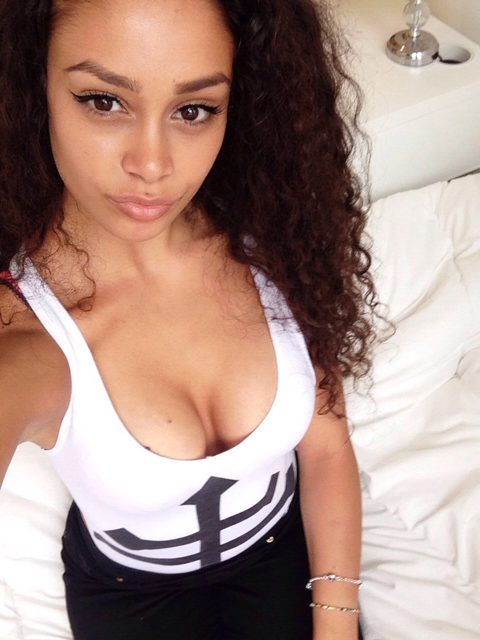 therealleaah:  nicolezai:  19/06/2014 Instagram: niccizai   XIV