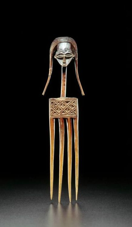vintagecongo:  Combs from different ethnic groups in D.R.Congo - Chokwe/Tchokwe/Cokwe people, - Lele people, subgroup of the Kuba people- Hemba people 