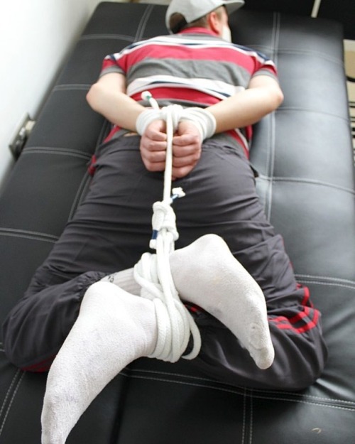 straightmenintrouble: posted to www.tubesockcandids.tumblr.com #bondage #ropes #gay #gaybondage #mal