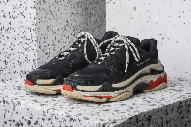 balenciaga triple s moche