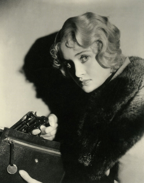 gentlemanlosergentlemanjunkie:Marian Marsh in a publicity photo for Five Star Final, 1931.