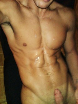 2hot2bstr8:  i just want to lick every drop of that cum off of his insanely hot bodyツツツ  Yum so hot