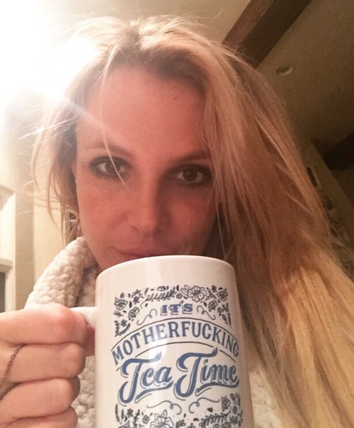 hollywoodsocialite:Britney Spears just created the best reaction image of all time