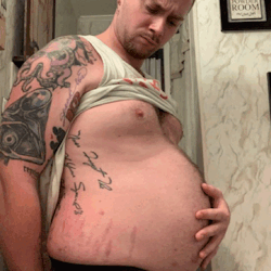 kevychub:damn, are you thinking what i’m thinking? i wanna see these strechmarks make their way all up and down my belly, watching as my lovehandles beginning to shred my boxers from the excessive amount of fat over flowing with no stop in site