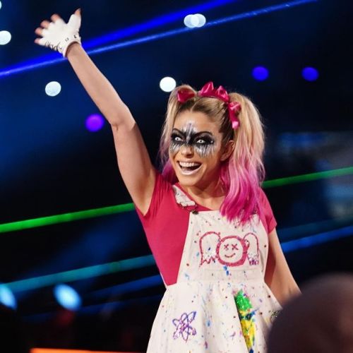 alexablissfrance: Photo de Alexa Bliss à WrestleMania 37, via WWE Instagram. (11/04)