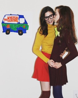marrow22:Plot Twist: Velma &amp; Daphne fall in love, get married, and live happily ever after💜