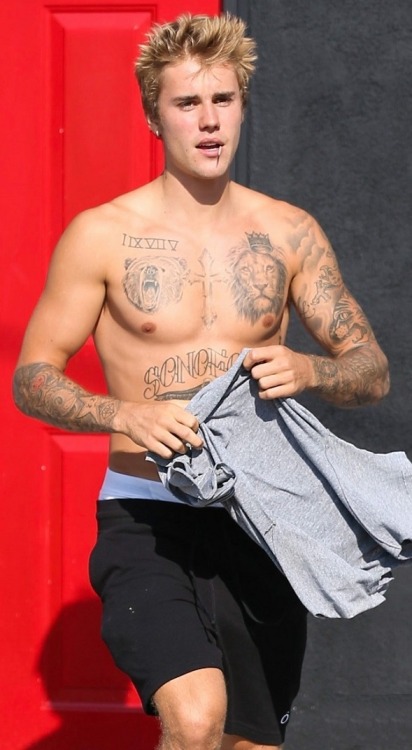 Justin Bieber at a Skate Park in West Hollywoodwww.vjbrendan.com/2017/09/justin-bieber-at-ska