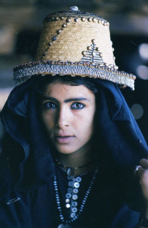 aalqamash:Woman from Sa'dah, Yemen.“Hommes-fleurs d'Arabie” de Thierry Mauger, Editions Arthaud, 200