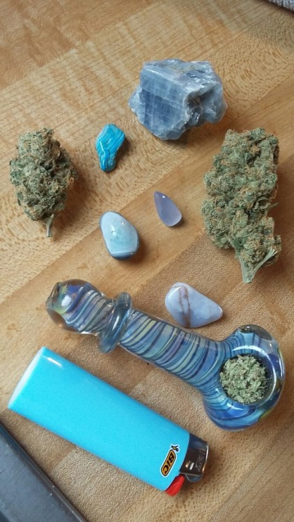 smoketogethighcustheworldissolow: smoketogethighcustheworldissolow:  All blue everything   I just de
