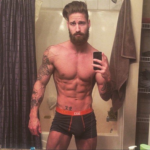 lumbrjax:  Instagram user @travbeachboy http://ift.tt/1QL9W6Z