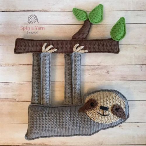 tammybobammy: podkins:  Ragdoll Sloth  Jillian from the blog Spin a Yarn Crochet shares a free 