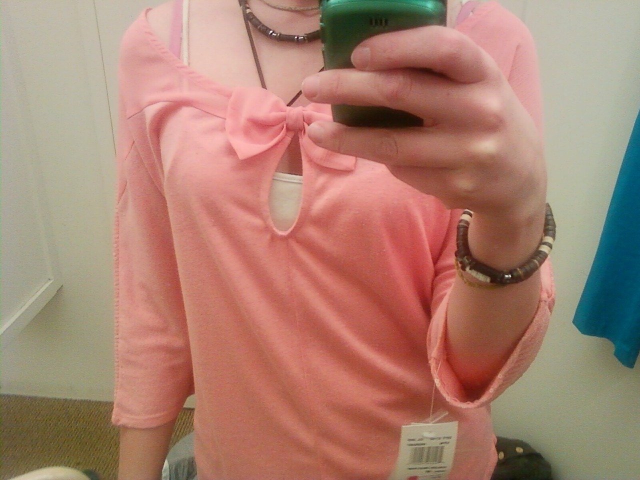 loveloveloveandsmile:  Haha XD fun with Taylor in the Peebles dressing room.