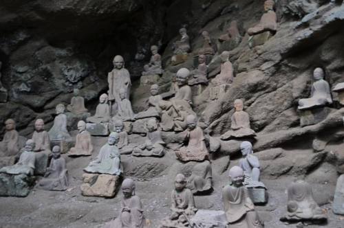 waygaijin: Statues.   #Japan #日本寺 #일본 adult photos