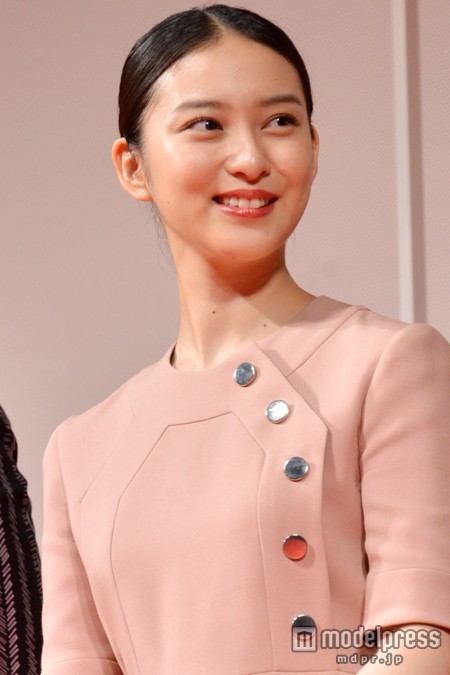 licoricewall:  武井咲 (Emi Takei): Premiere event for ‘るろうに剣心’