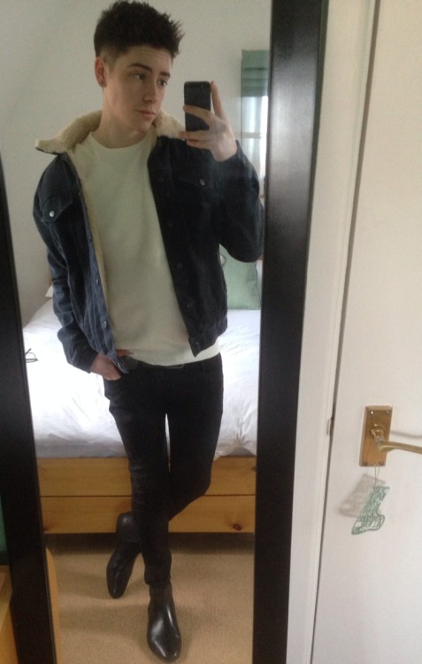 yungbara:  hellopeter:  new clothes :-)))  Ill marry him just for his style 
