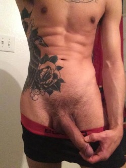 hungdudes:  Tattoo Guy Naked Selfie 