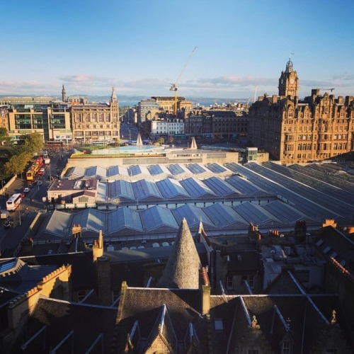 Lovely looking view out the office window today #Edinburgh #sun #morning #scotland #princesstreet