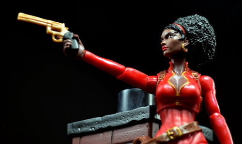 superheroesincolor:    Misty Knight  // Marvel Legends Spider-Man Infinite lineYou can get Misty Knight action figure here  via  thefwoosh  