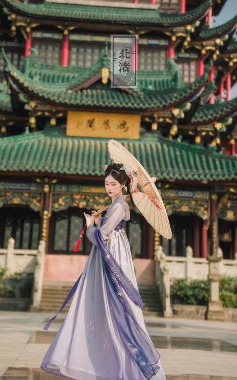 hanfugallery:Traditional Chinese hanfu by 北渚