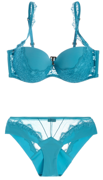 amarriedsissy: for-the-love-of-lingerie: La Perla What a lovely bra and panty set!amarrieds