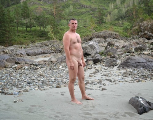 guyzbeach:More on guyzbeach, a collection of natural men naked at the beach !