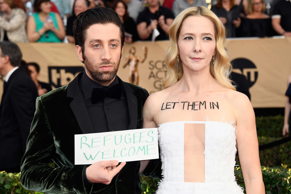 erykahisnotokay:  nerd-utopia: Simon Helberg and Jocelyn Towne attend the 23rd Annual