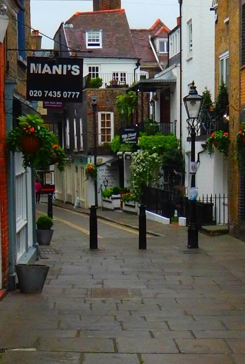 fuckitandmovetobritain:  Hampstead, London, NW3