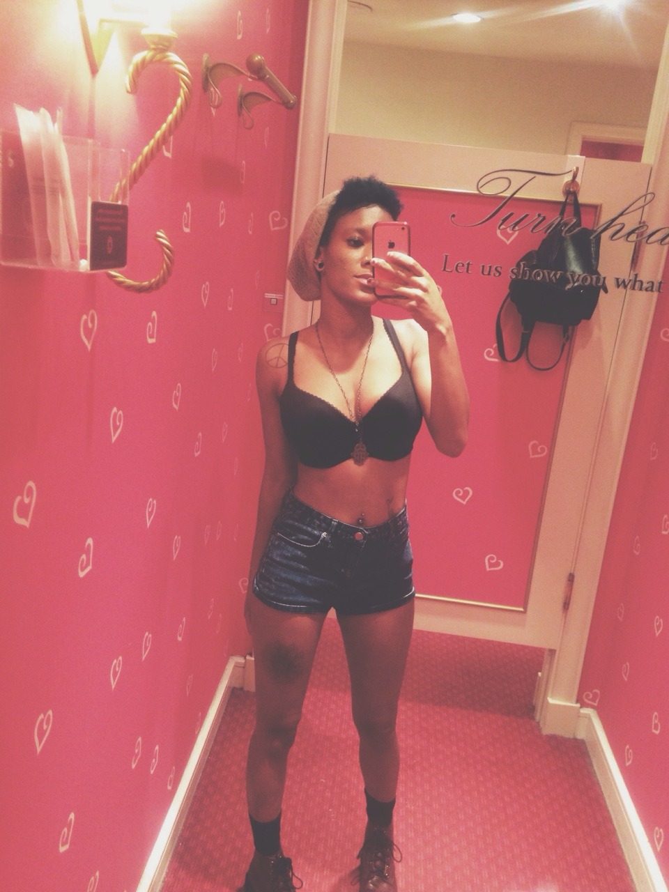 anjamoon:  Too much fun in VS dressing room. Plus Iâ€™m proud of my body and