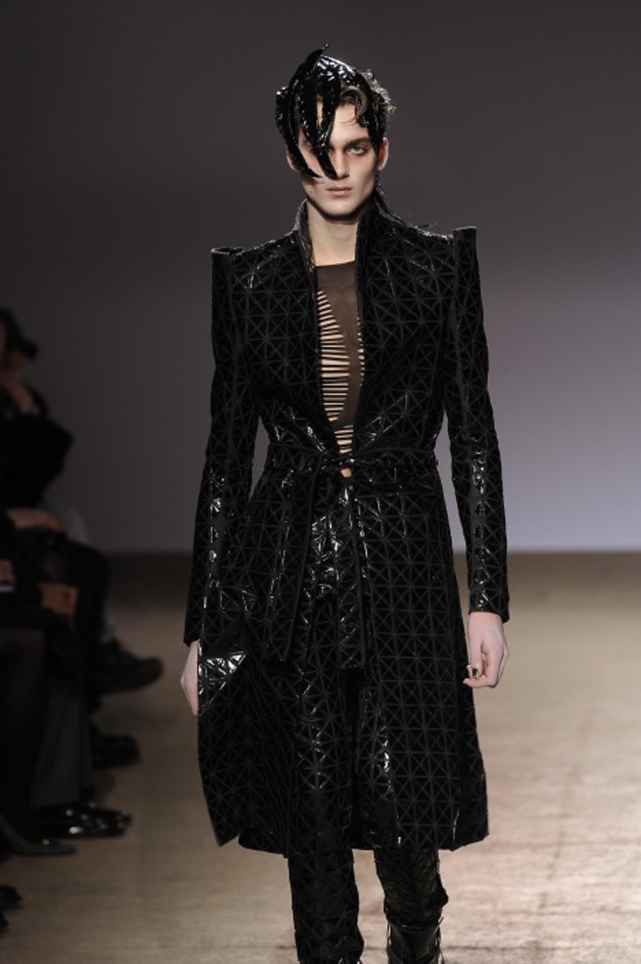 monsieurcouture:  Gareth Pugh F/W 2009 Menswear Paris Fashion Week 