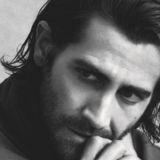 nadi-kon: me praying for Jake Gyllenhaal to
