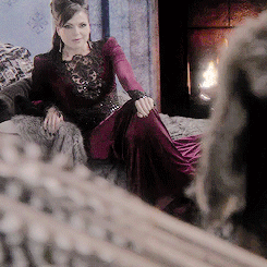 reginaoflocksley:  once upon an outfit (x).