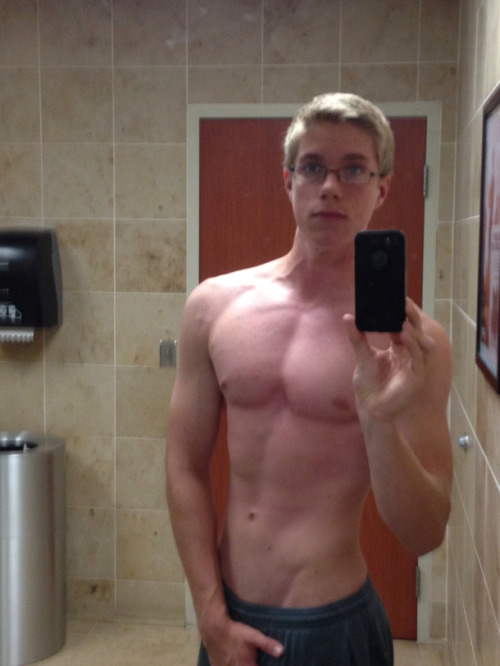 southafricangayboy:  The things i would do adult photos