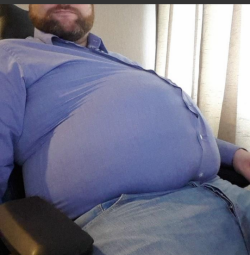 losemybreath4444:  shotha:  His belly looks