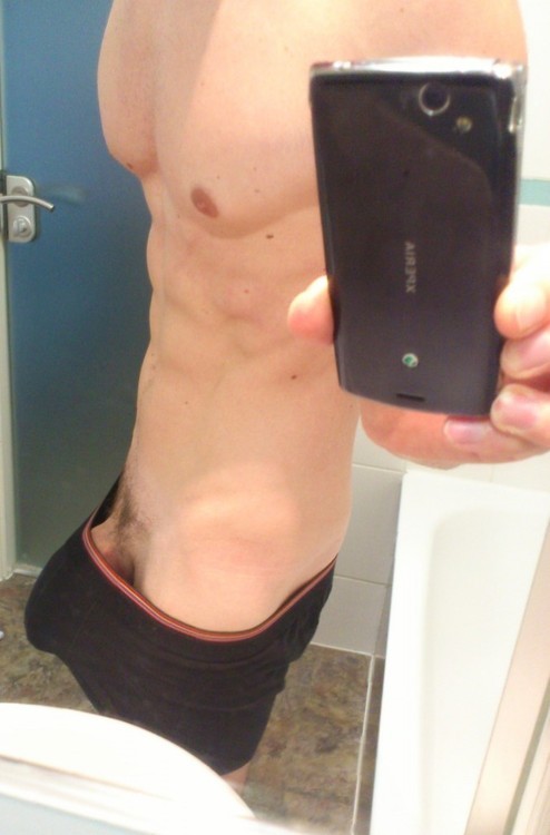 girthfan:  selfportraitmen:  self p.  Yum. What a bulge. 