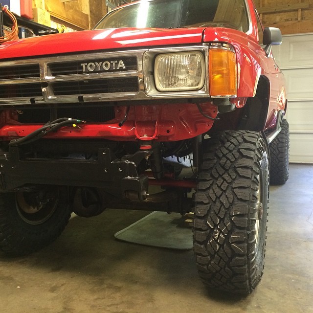 toy4x4runner:  Shes getting there. #toyota #pickup #frameoff #restoration #22re #4x4