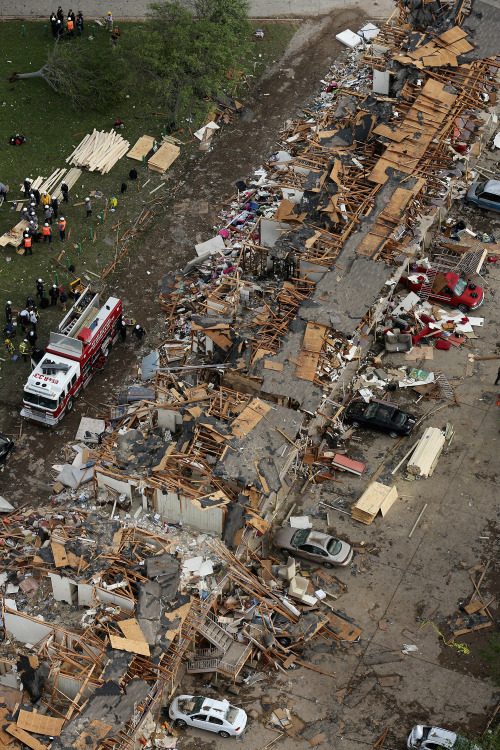nationalpostphotos:Texas blast aftermath — Search and rescue workers comb through what remains of a 