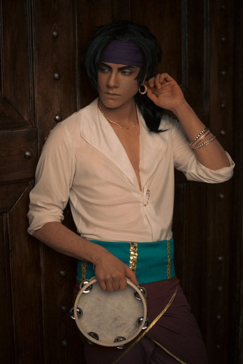 Male!Esmeralda from  The Hunchback of Notre Dame Cosplayer: www.instagram.com/pollypwnz/