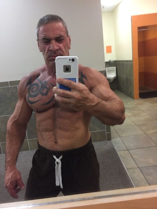 muscleinmylifenowandthen - The Gay Page