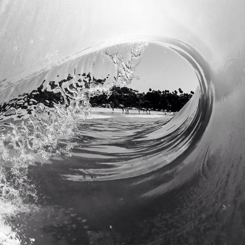 sonsofkerouac:Laguna Beach showing some curves yesterday… Photo: Sammy Garcia