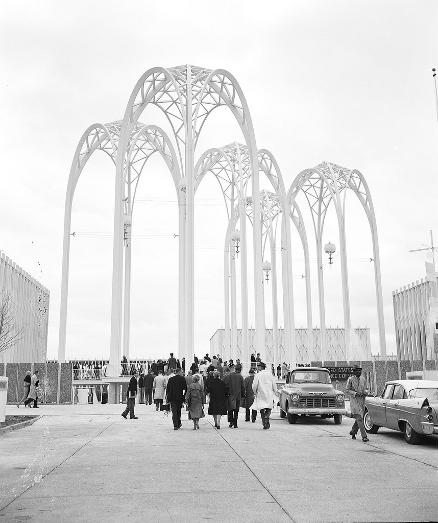 furtho:
“ Science pavilion at World’s Fair, Seattle, 1962 (by Seattle Municipal Archives)
”