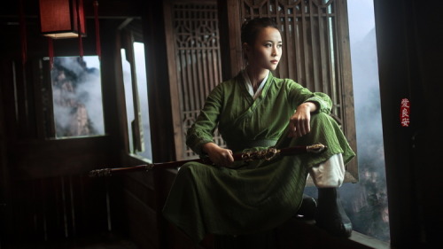 hanfugallery:Traditional Chinese hanfu. Artistic photography “wuxia” by 爱良安