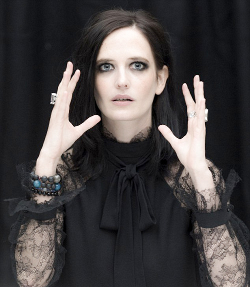 Porn evagreennews:   Eva Green puts on a very photos