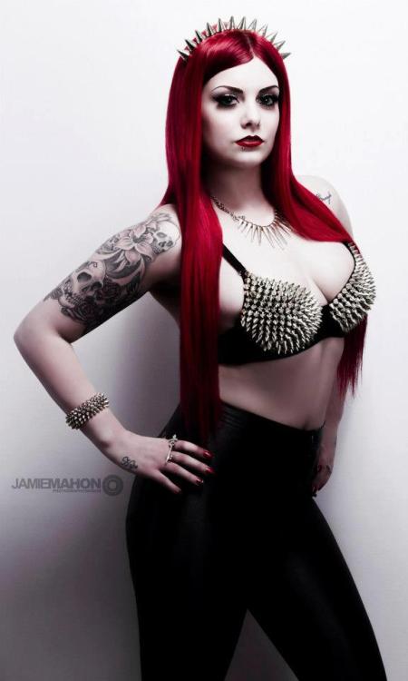 wealllovealternativemodels:  Rebekah Flower.