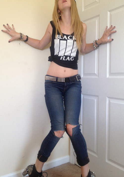 punkrockpornoprincess:  I look hella cute + thong thursday 💕