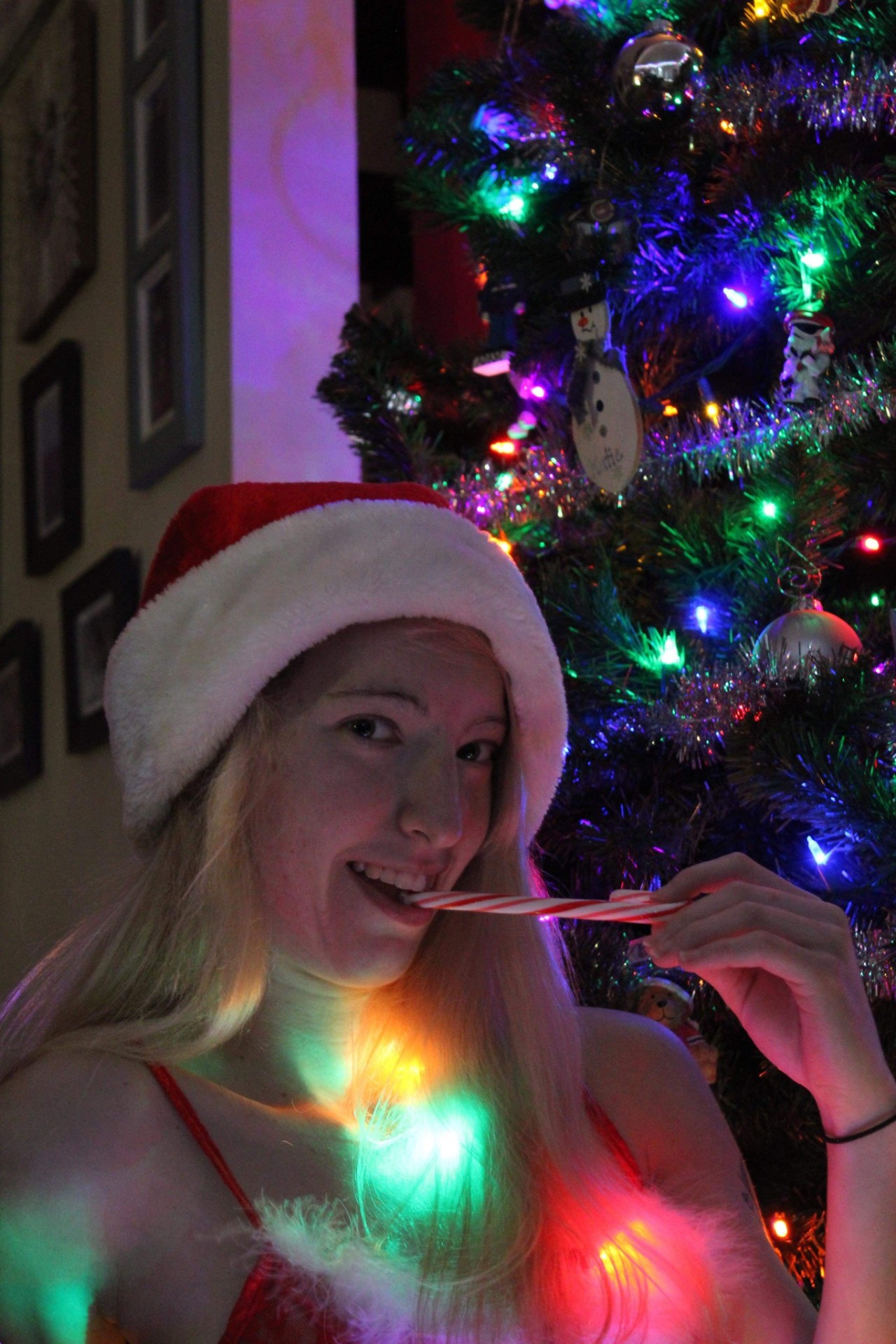 thingssthatmakemewet:The most booty-ful gift under the tree 😉🍑🎄PC 📸: