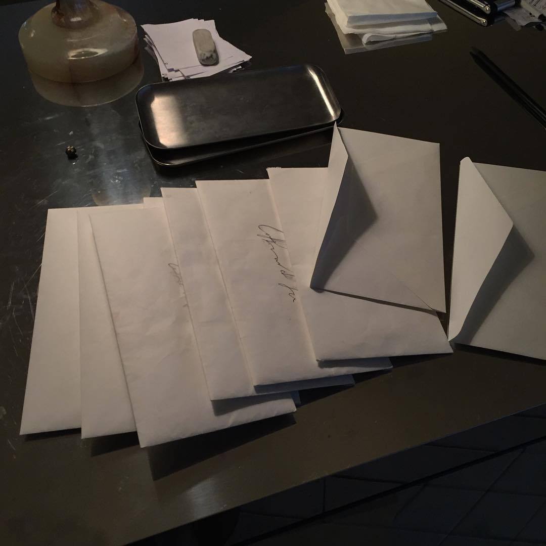 2gris:  https://www.instagram.com/p/BPE7UUaDRap/