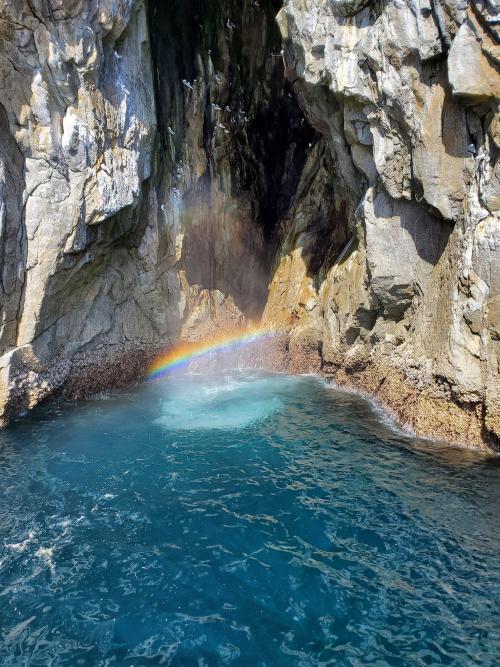 oneshotolive:  Rainbow splash at Kenai Fjords [3024x4032][OC] 📷: Various-Coconut-1395 