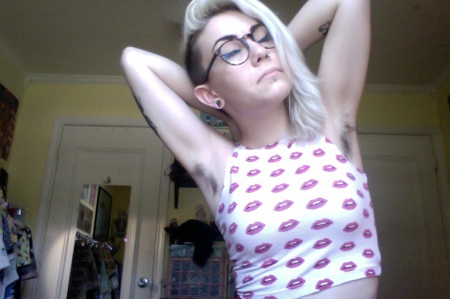 bodypartss:  showing off my beautiful body hair ;o)   Would love to see the fitting